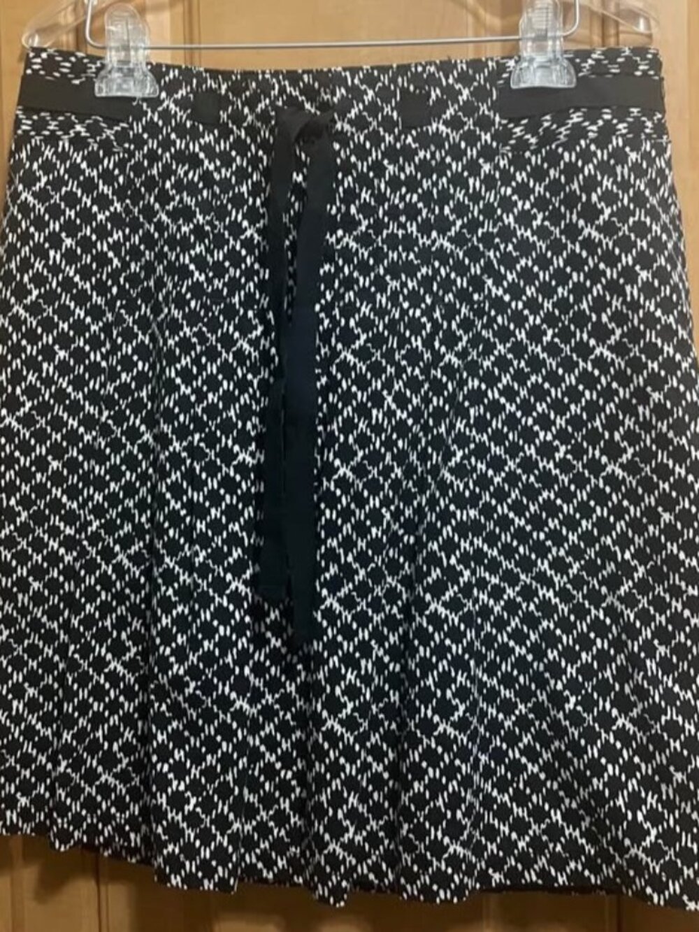 NWT Ann Taylor LOFT Black & White Geometric Pattern Skirt Size 10